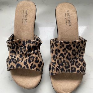 Comfort Plus by Predictions wedge Sandals